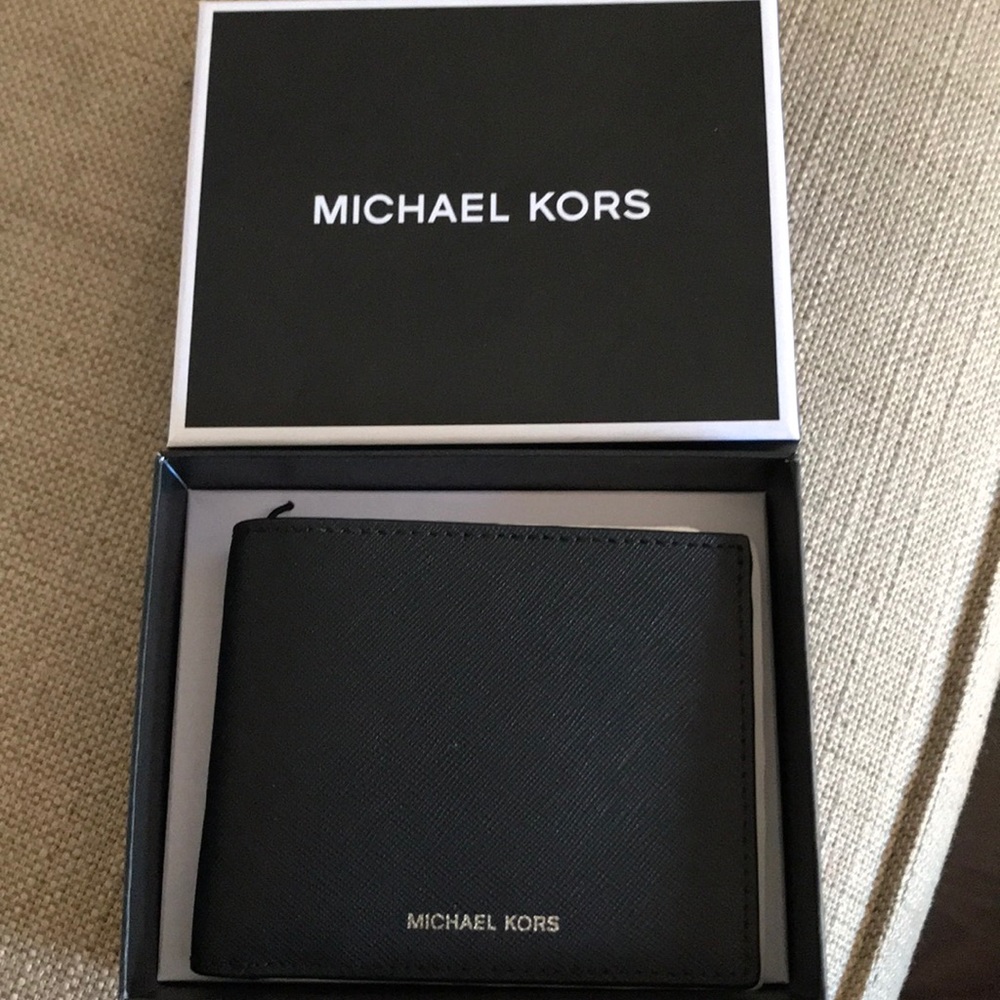 Black Michael Kors Men’s Wallet $45 SALE!